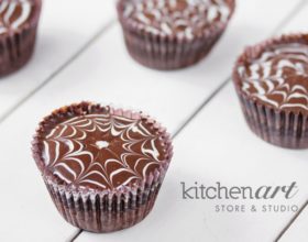 Cooking Show #16: Cupcake chocolate hình mạng nhện